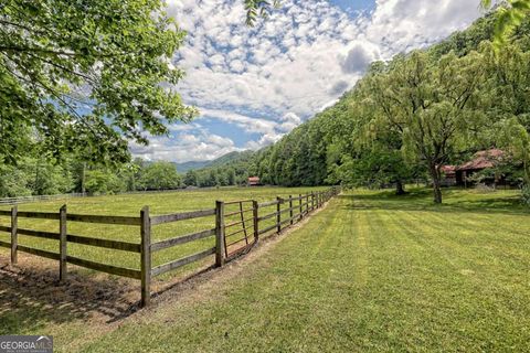 A home in Hayesville