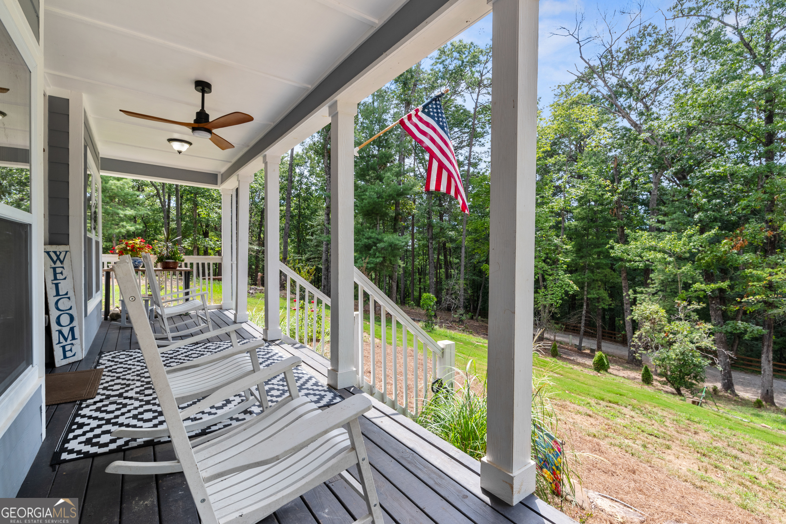915 Meadowview RDG