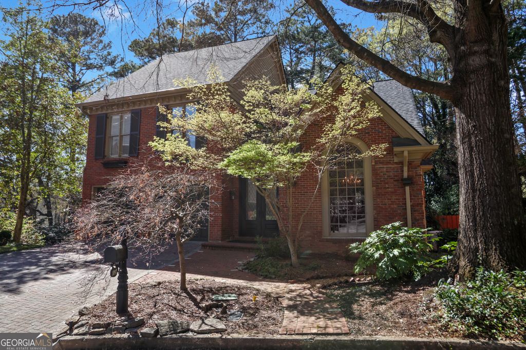 Photo of 1097 Sheridan Park NE, Atlanta, GA 30324 (MLS # 10715245)