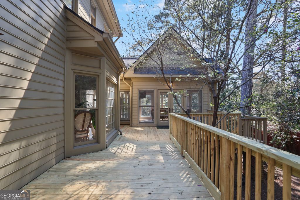 Photo of 1097 Sheridan Park NE, Atlanta, GA 30324 (MLS # 10715245)