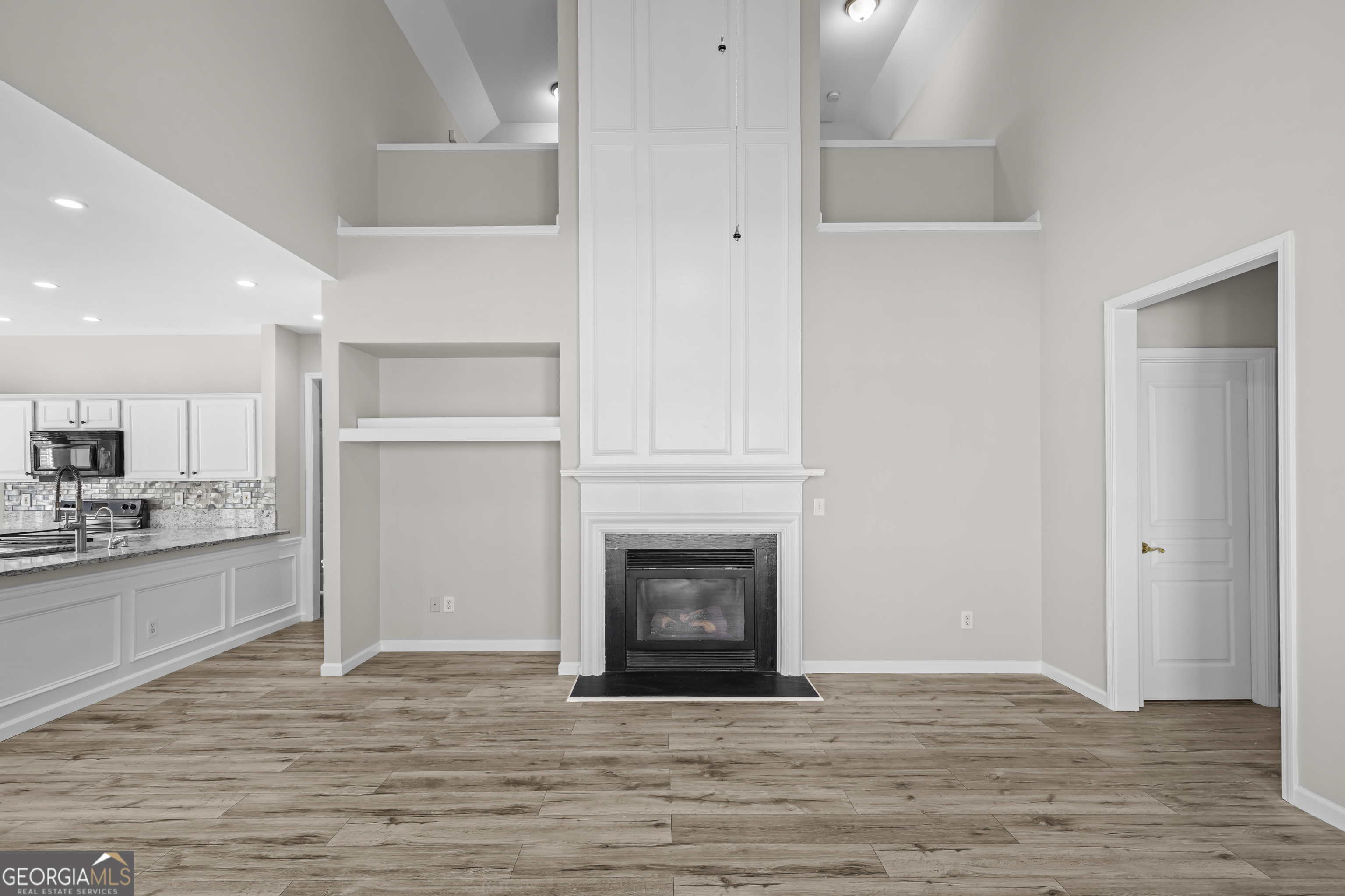 4245 Prince Charles DR