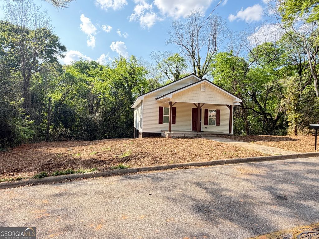 Photo of 326 S McIntosh Street, Elberton, GA 30635 (MLS # 10725063)
