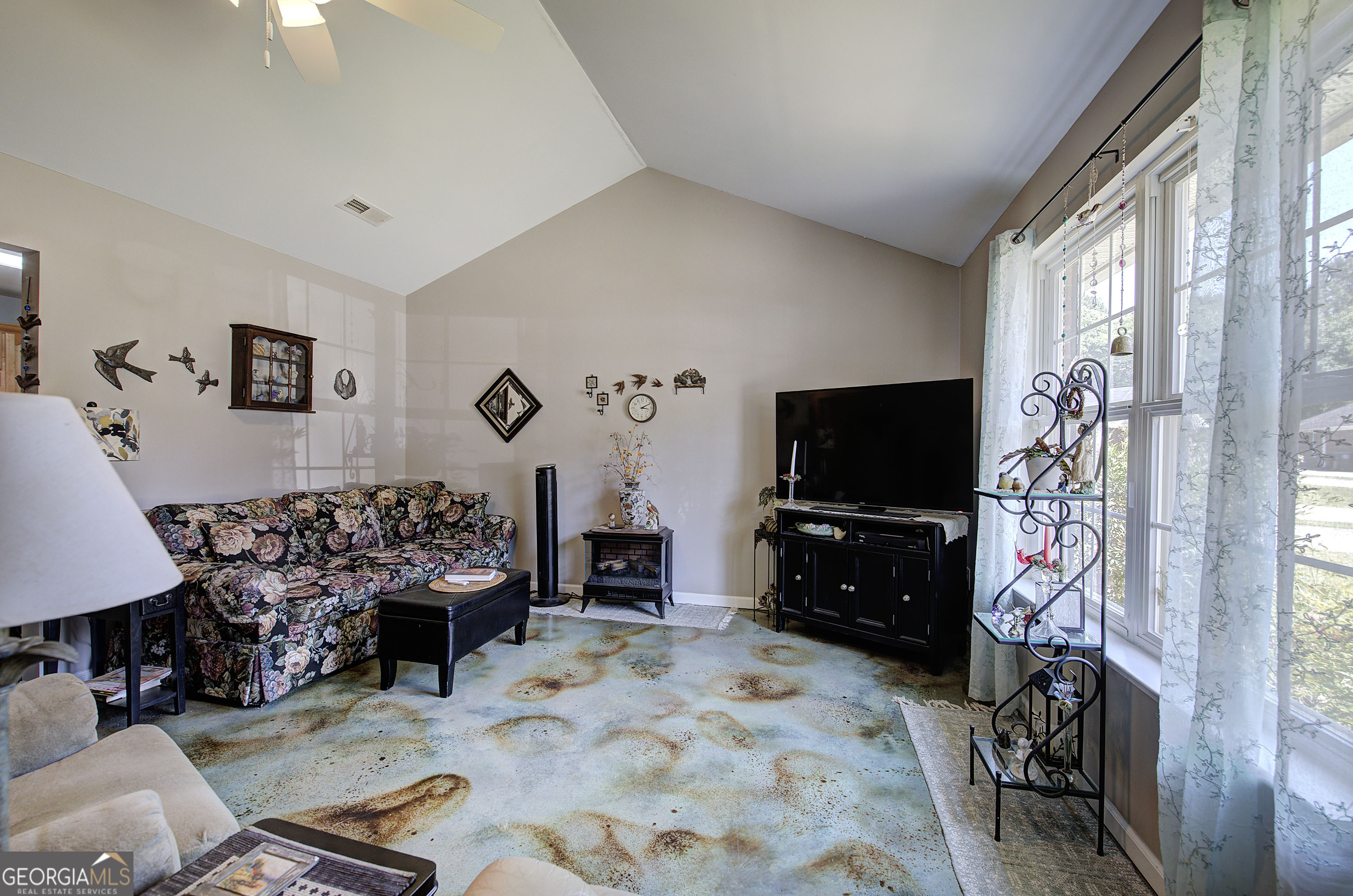 33 Westbury DR NW