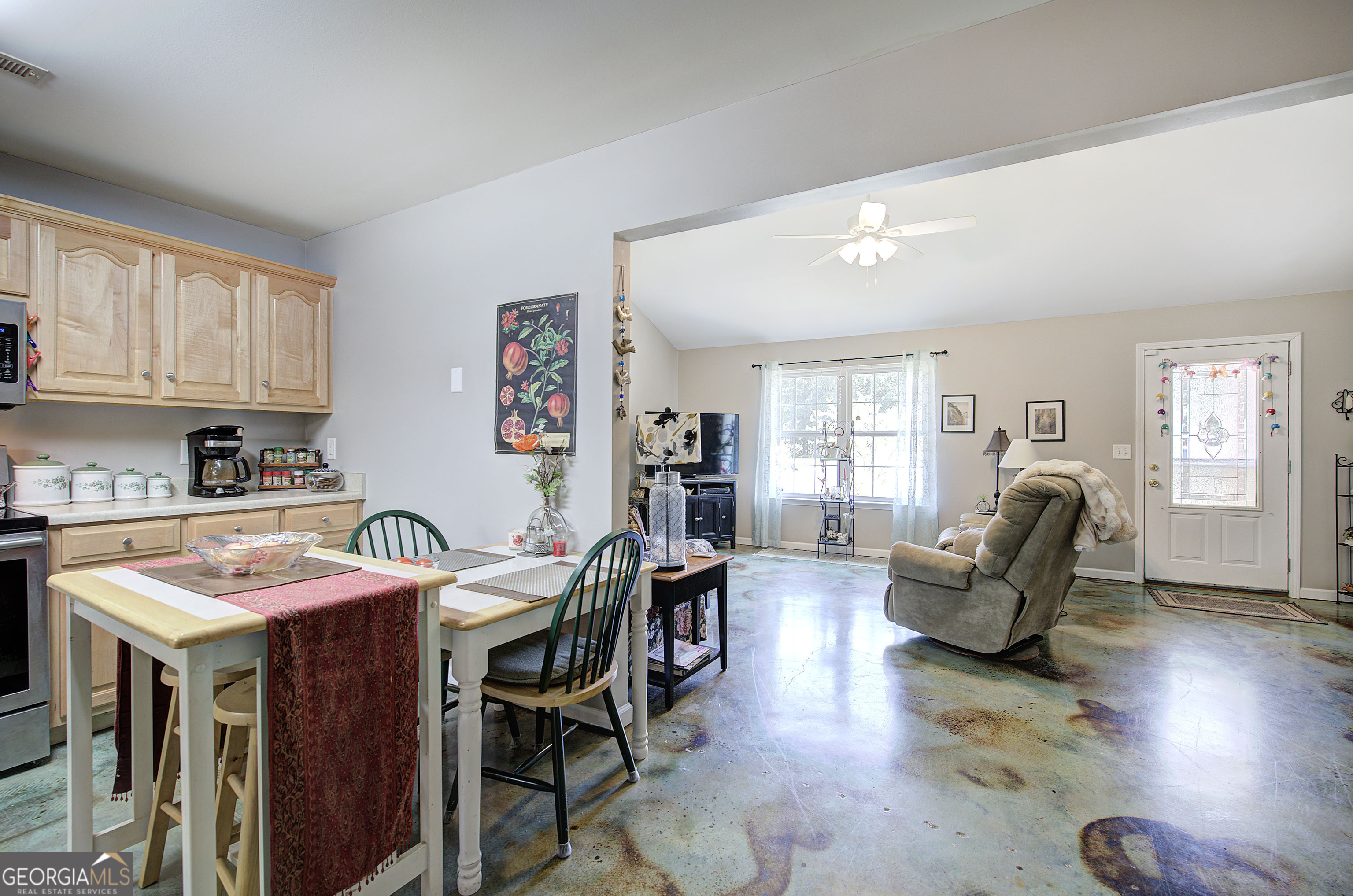 33 Westbury DR NW