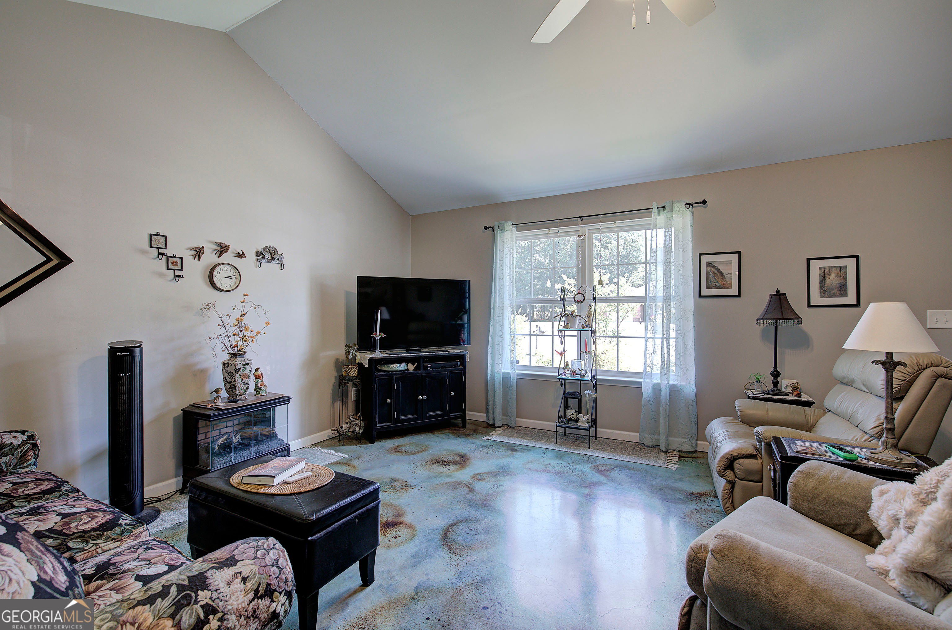 33 Westbury DR NW