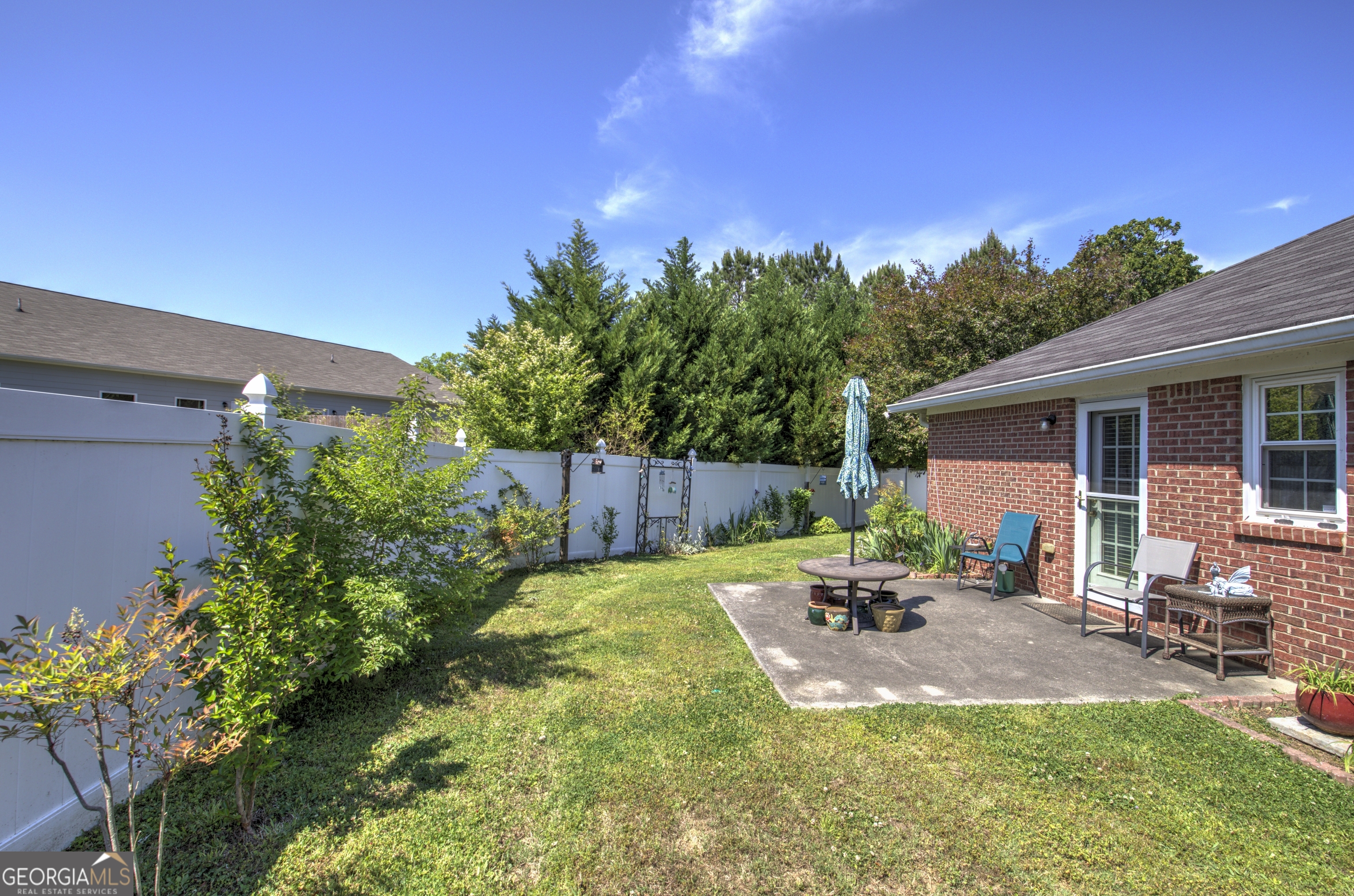 33 Westbury DR NW