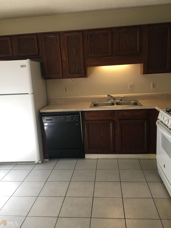 Jamestown Square - Residential