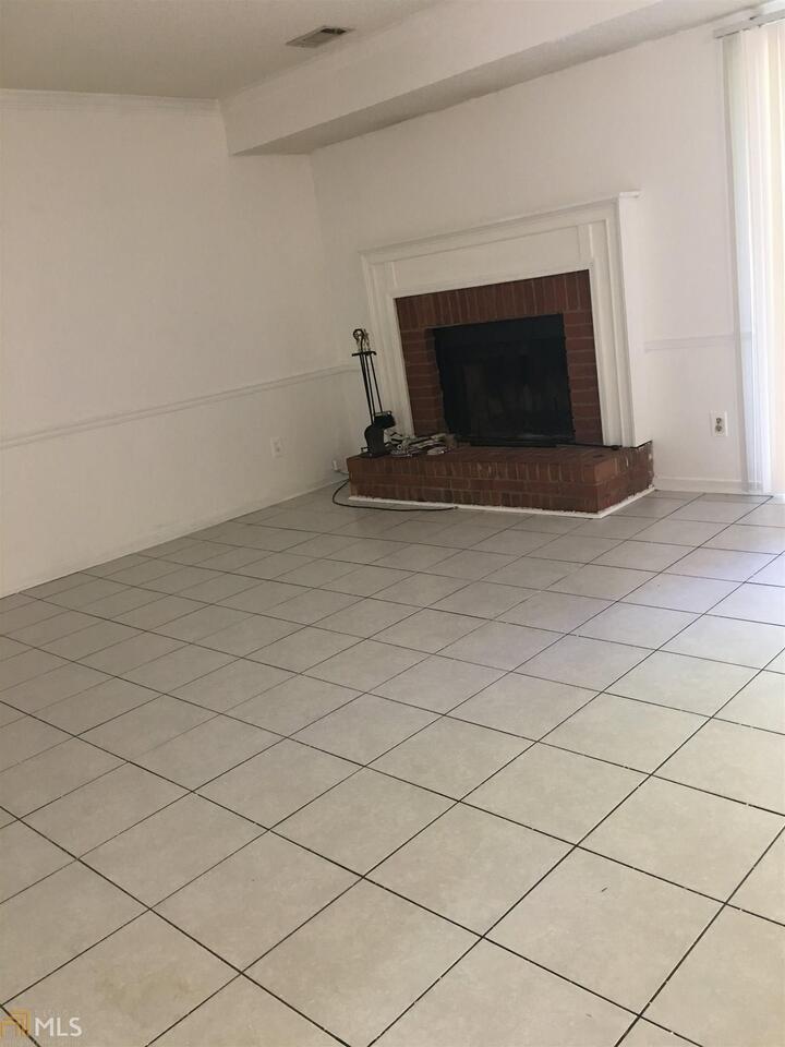 Jamestown Square - Residential