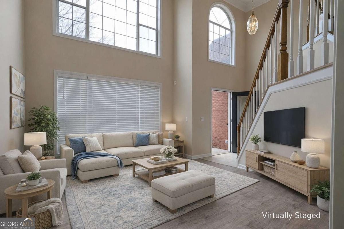 710 Suwanee Lakes CIR