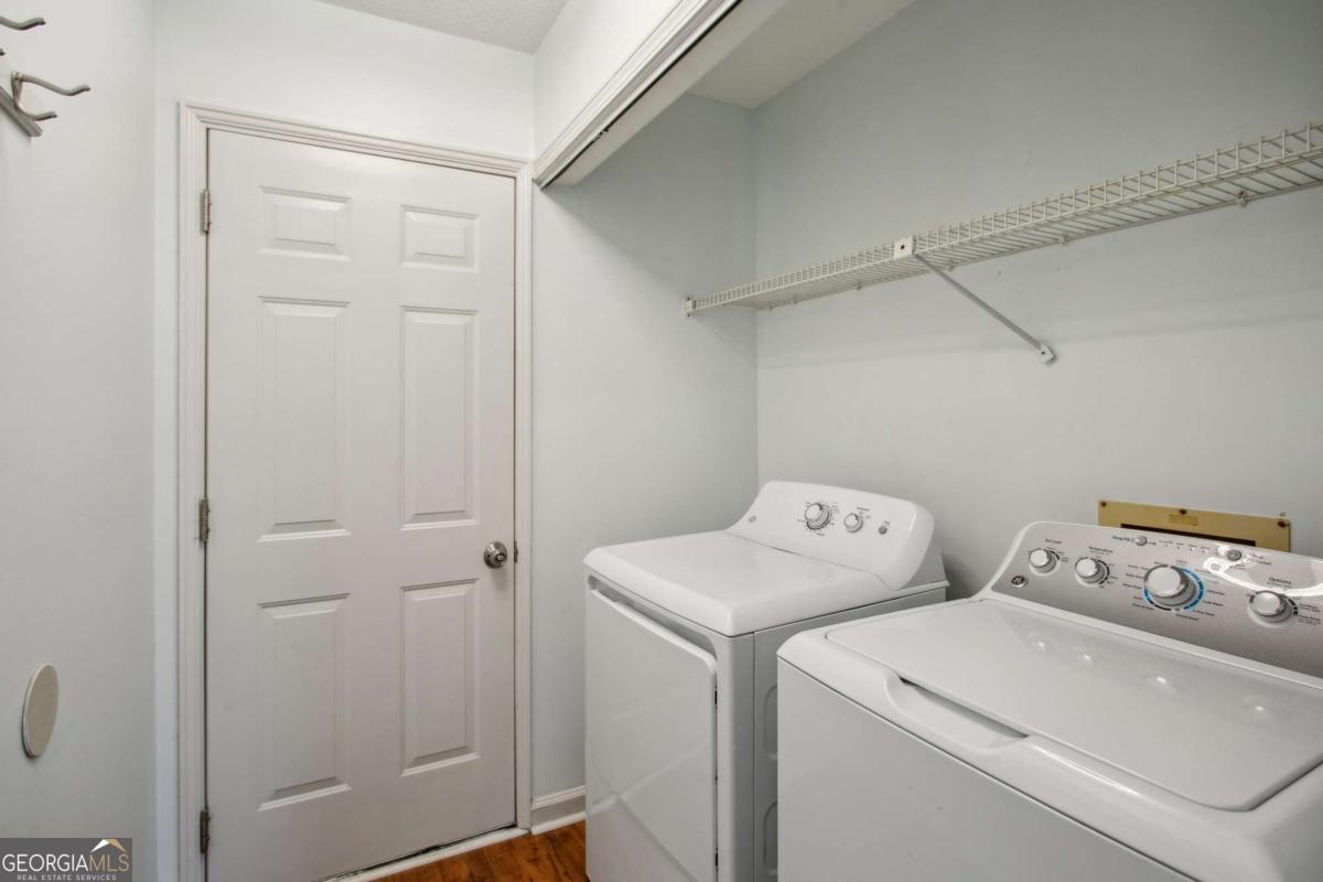 Cobb Place Manor - Residential