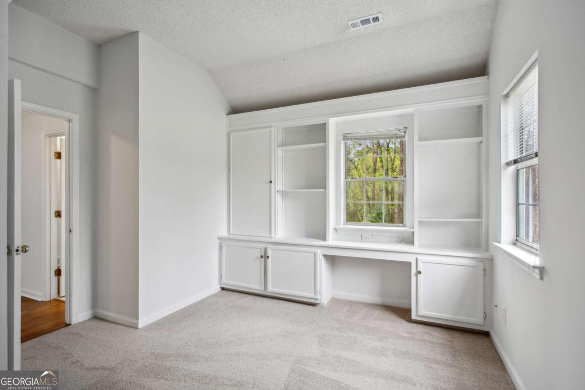 Cobb Place Manor - Residential