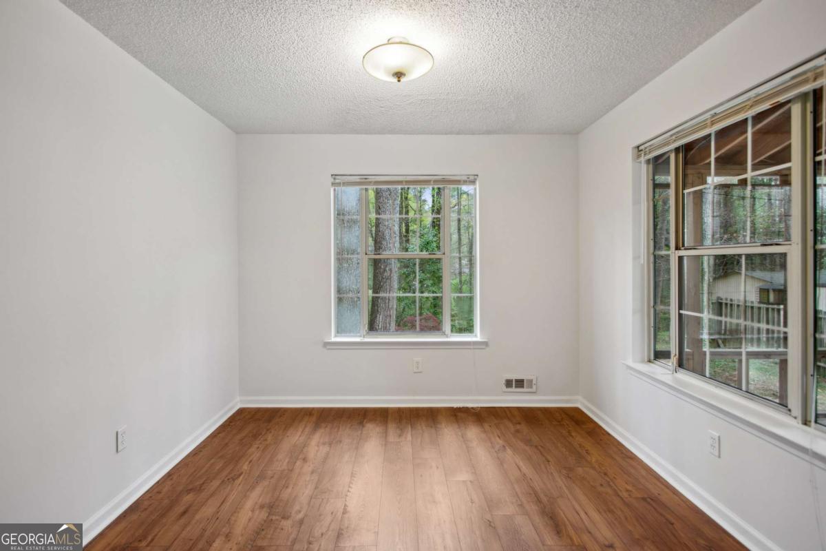 Cobb Place Manor - Residential