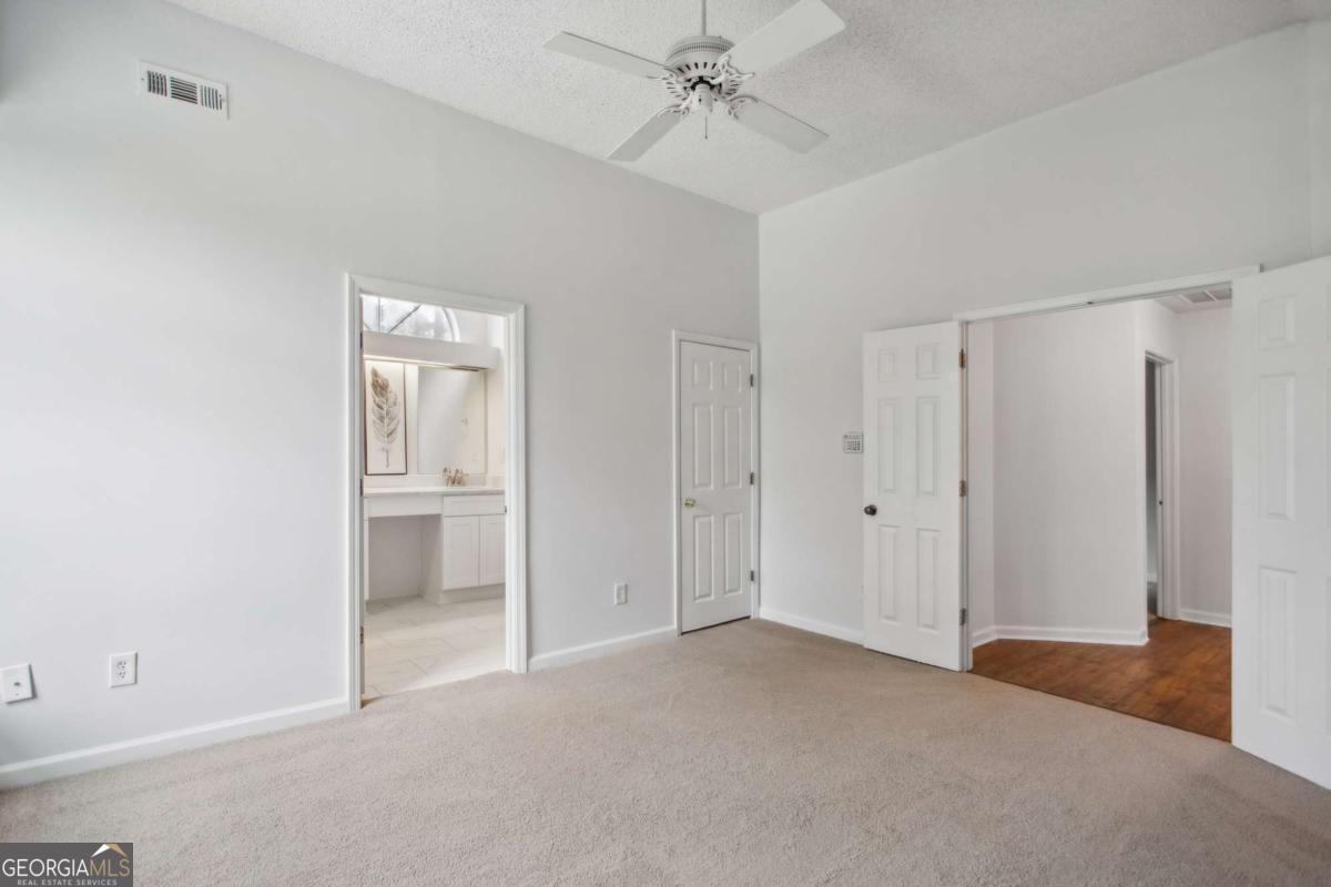 Cobb Place Manor - Residential