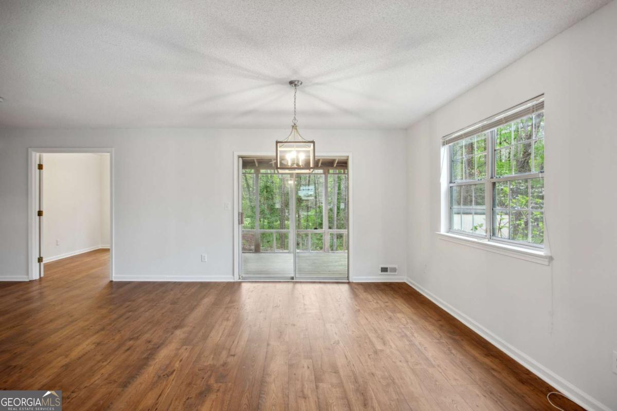 Cobb Place Manor - Residential