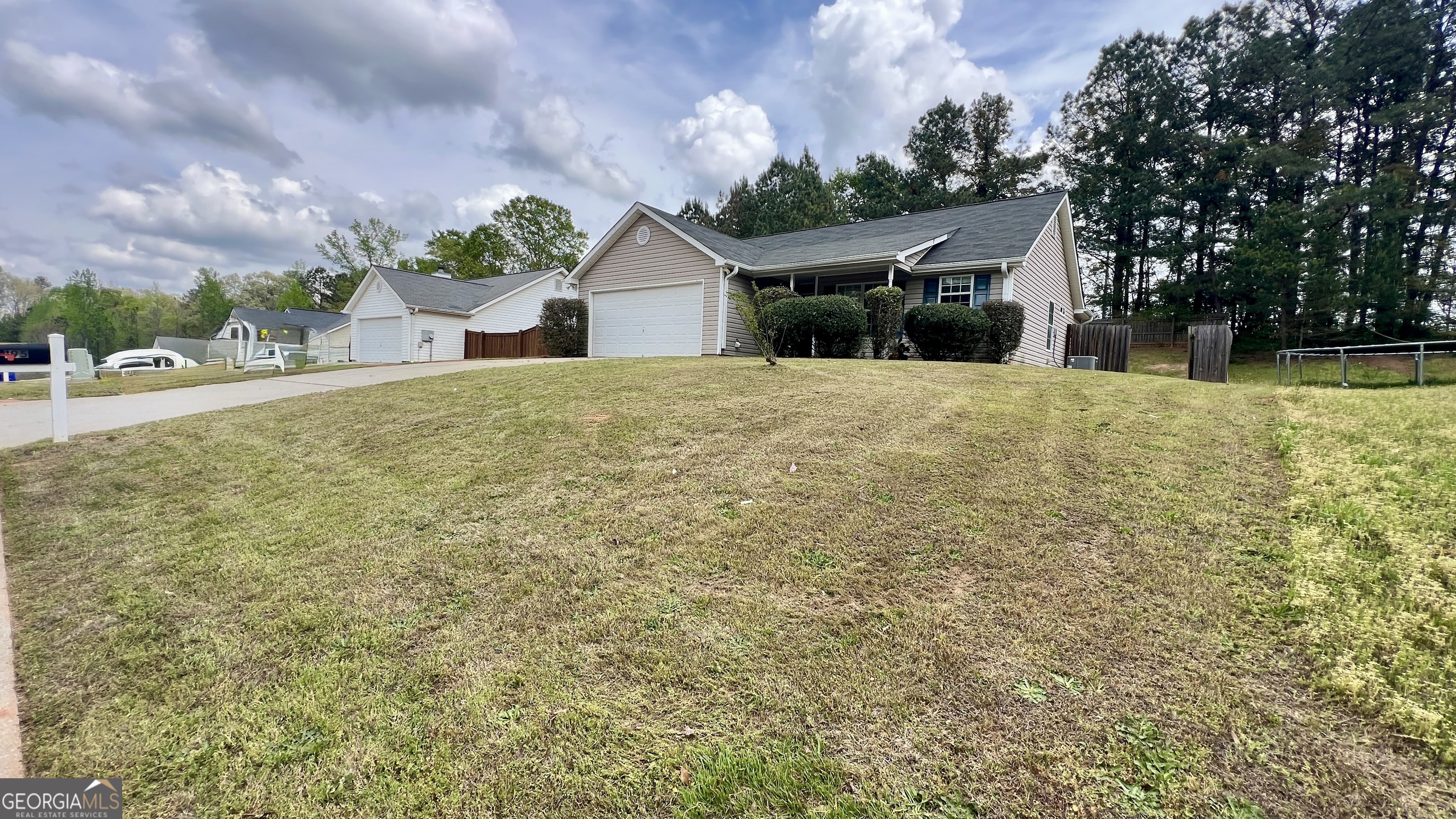 195 Creekside DR