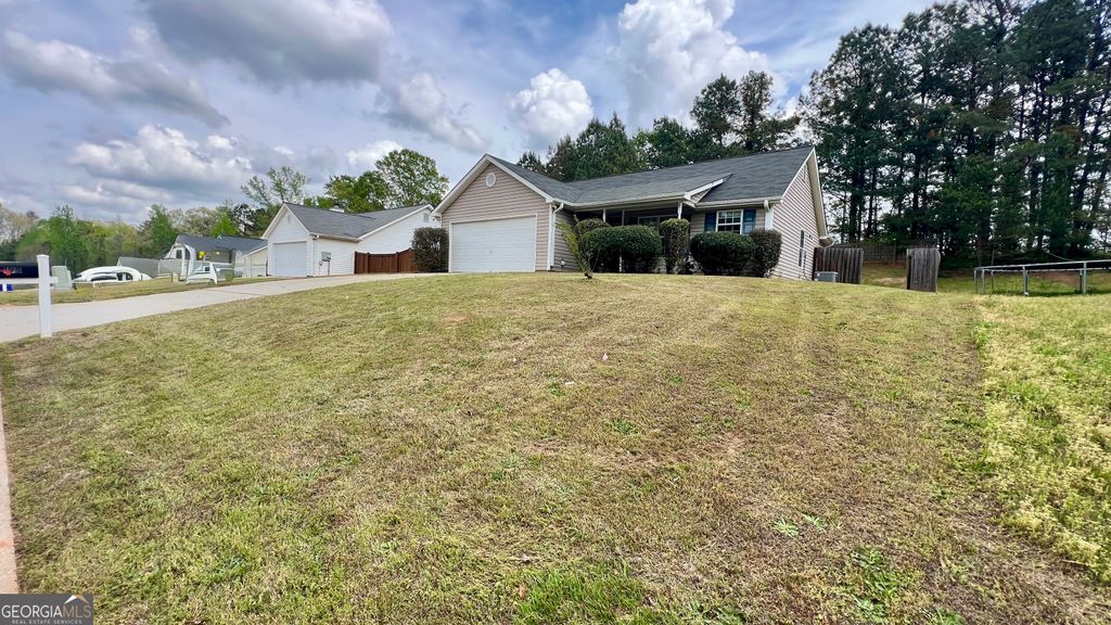 Photo of 195 Creekside Drive, Grantville, GA 30220 (MLS # 10734990)