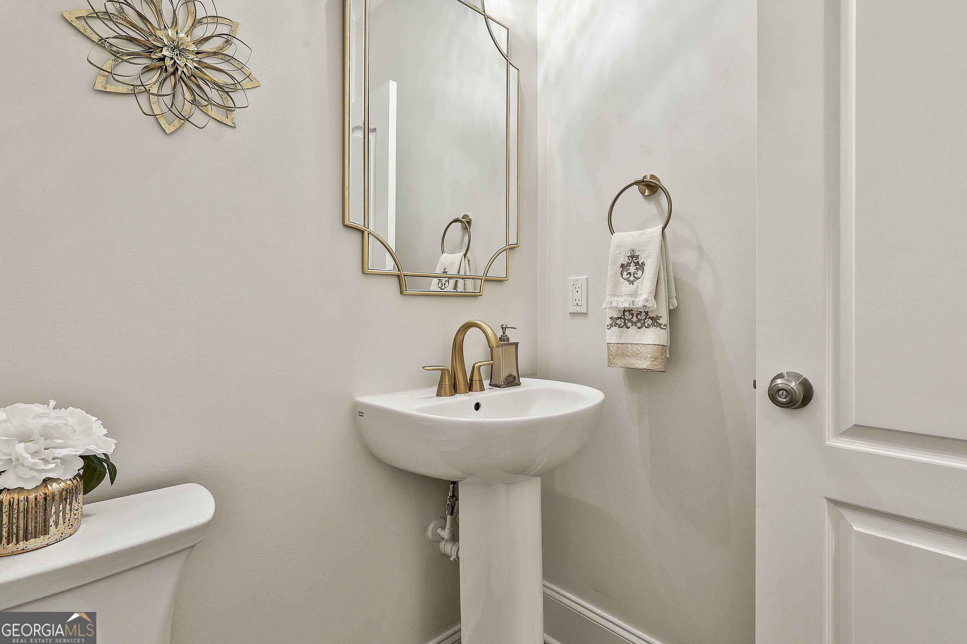 Sharpsburg, Georgia 30277, United States, 5 Bedrooms Bedrooms, ,5 BathroomsBathrooms,Residential,Active,153329