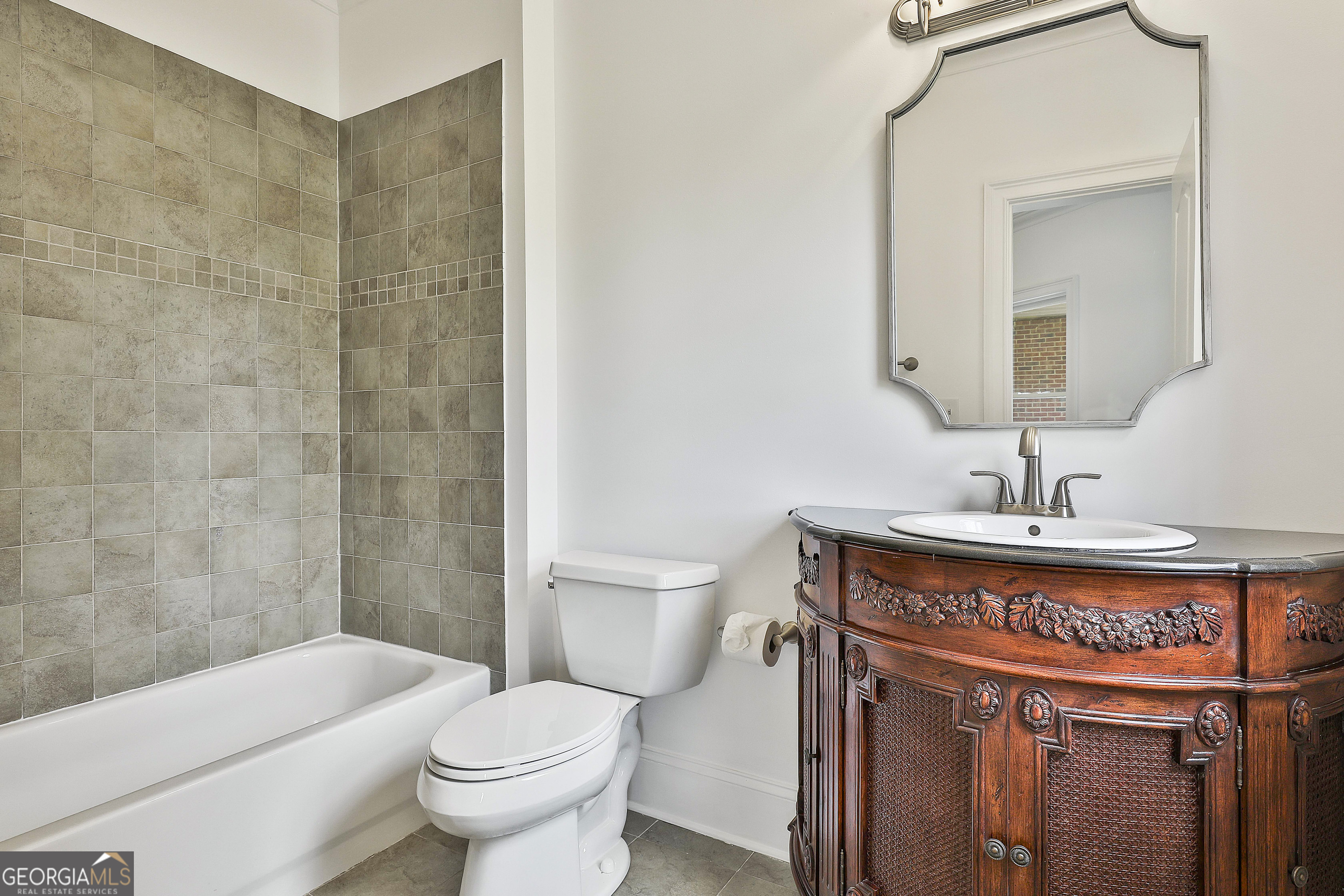 Sharpsburg, Georgia 30277, United States, 5 Bedrooms Bedrooms, ,5 BathroomsBathrooms,Residential,Active,153329