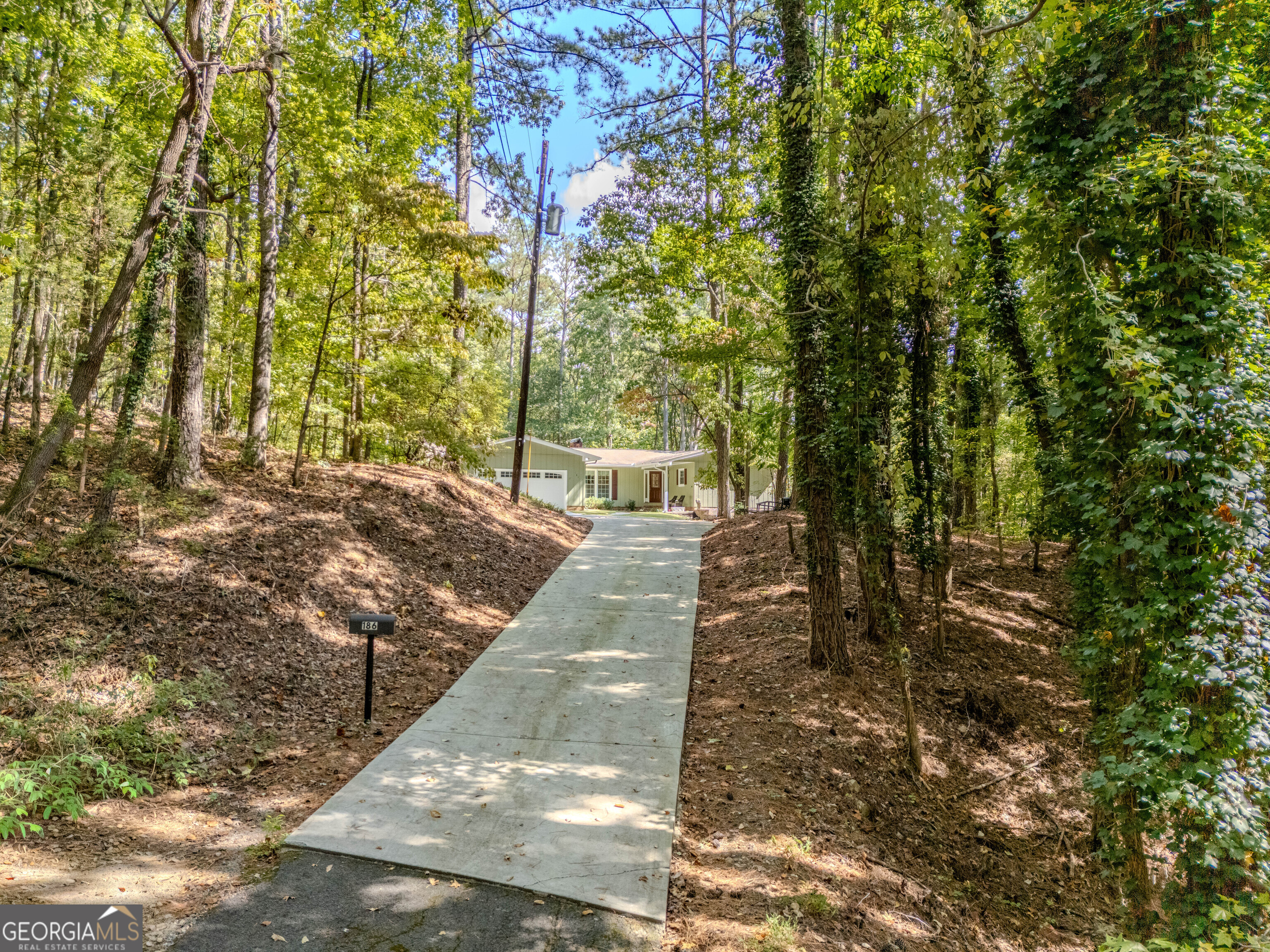 186 Fairview DR SW