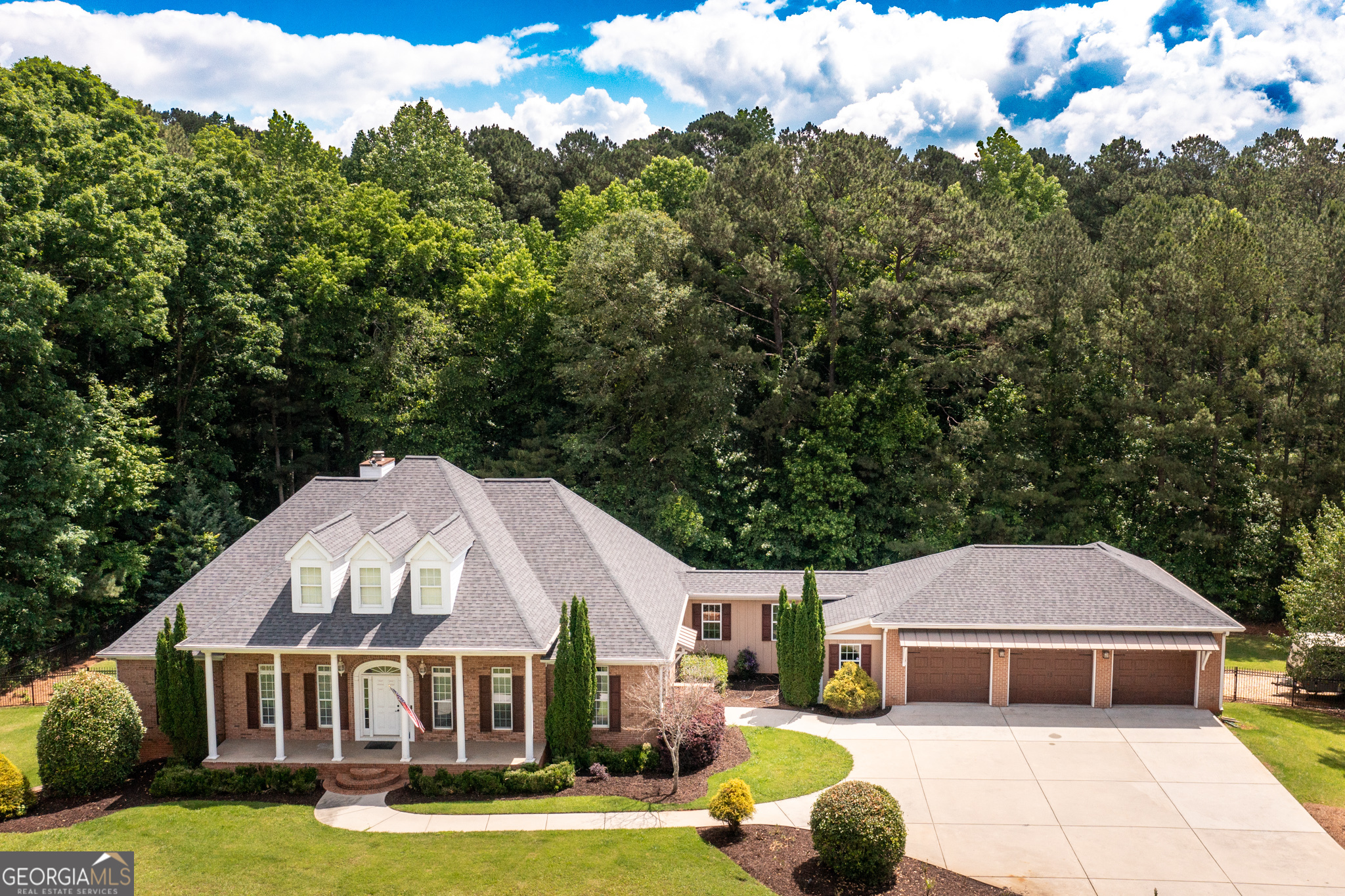 401 Robinson RD