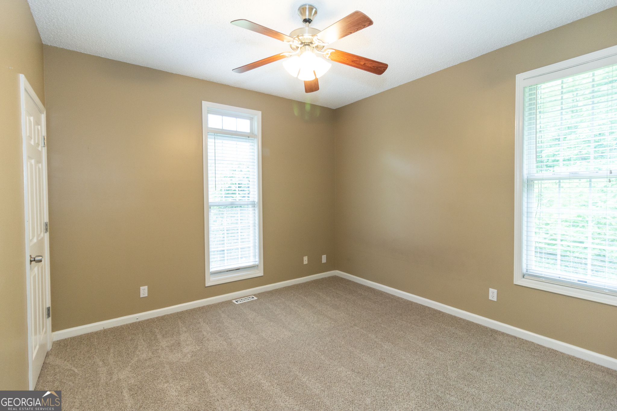 Peachtree City, Georgia 30269, United States, 4 Bedrooms Bedrooms, ,3 BathroomsBathrooms,Residential,Active,3957