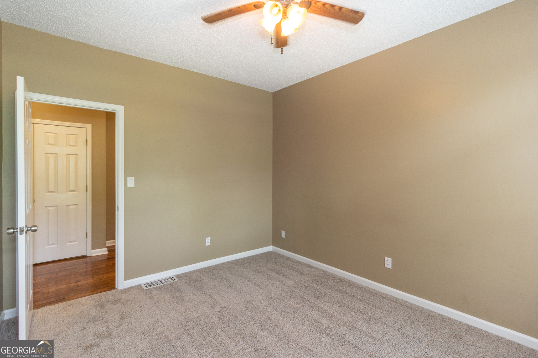 Peachtree City, Georgia 30269, United States, 4 Bedrooms Bedrooms, ,3 BathroomsBathrooms,Residential,Active,3957