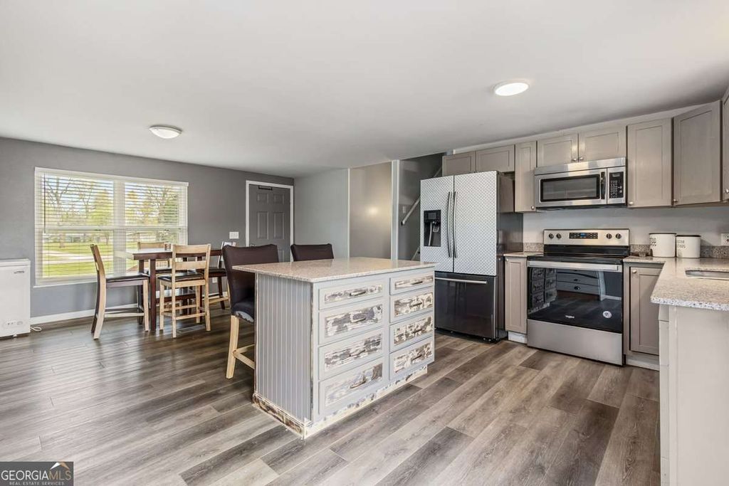 Photo of 1975 Cloud Springs Rd, Rossville, GA 30741 (MLS # 10727334)