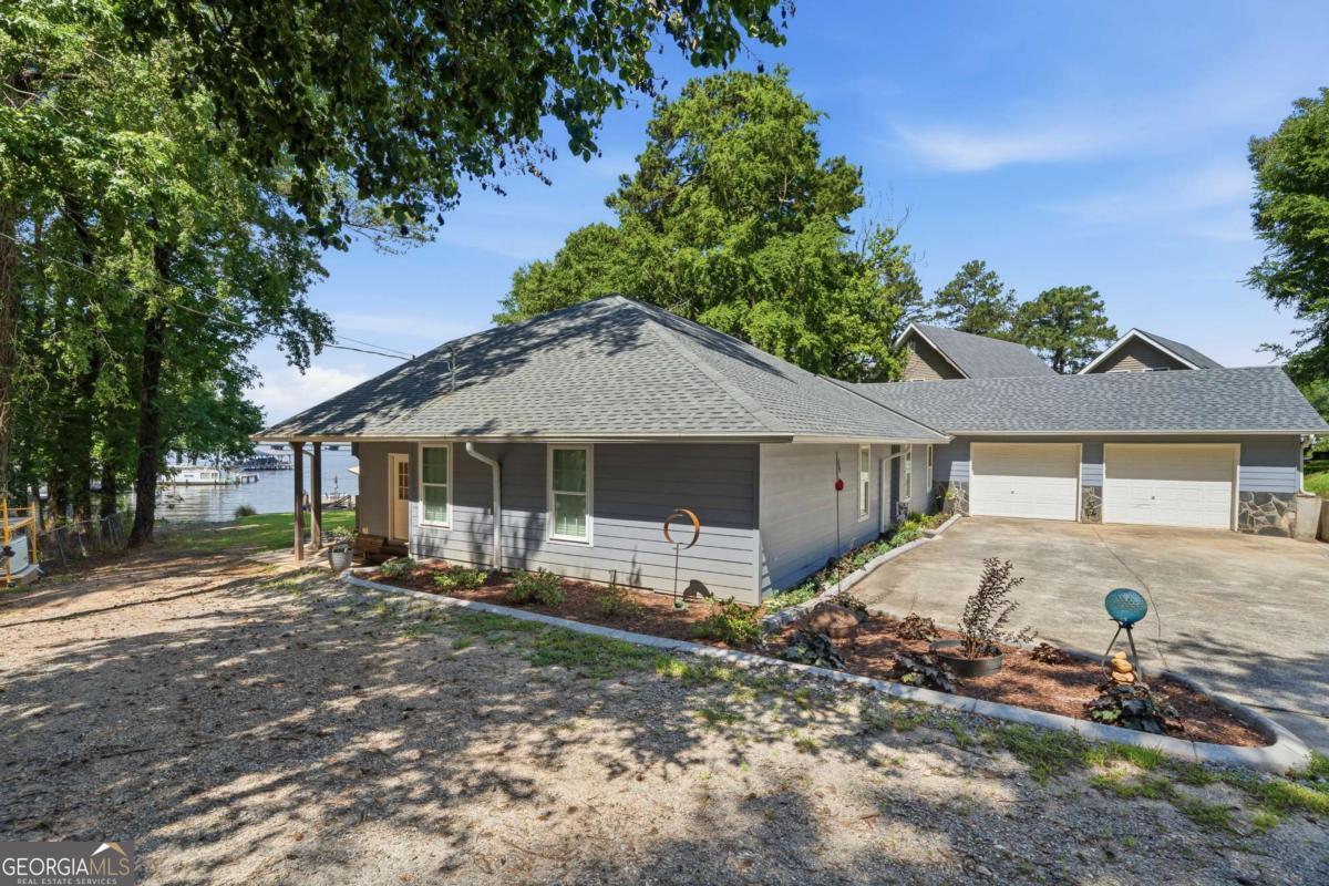 112 Cannon Point RD SE