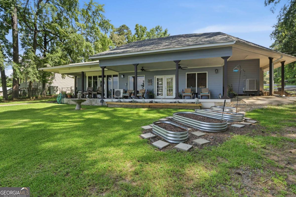 112 Cannon Point RD SE