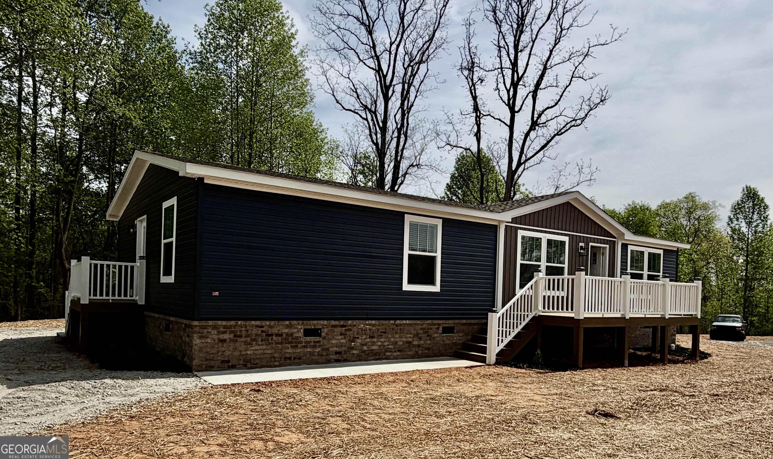 2868 Hollywood Church RD