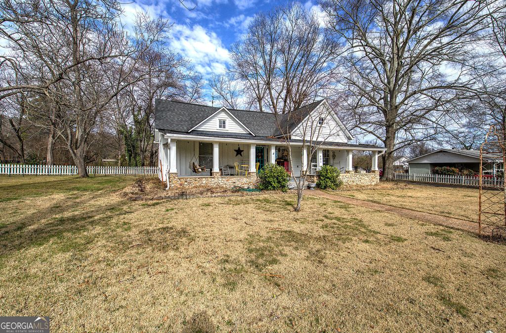 Photo of 401 Edison Street, Menlo, GA 30731 (MLS # 10675064)