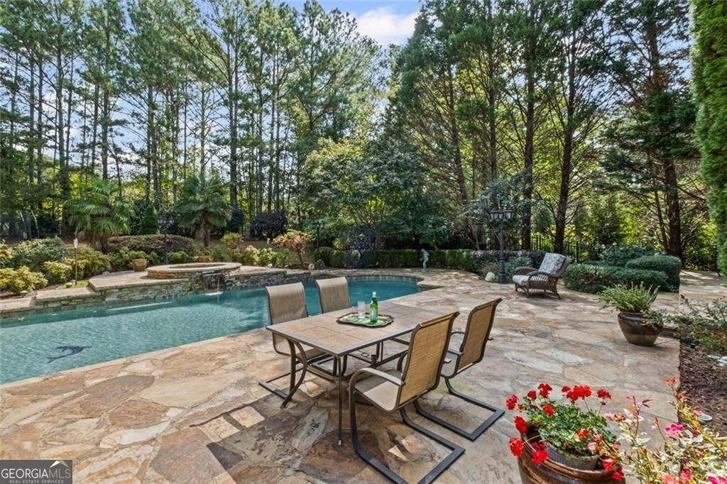 2120 Blackheath TRCE
