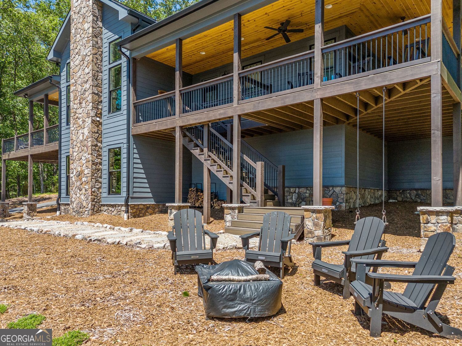 77 North Shore DR