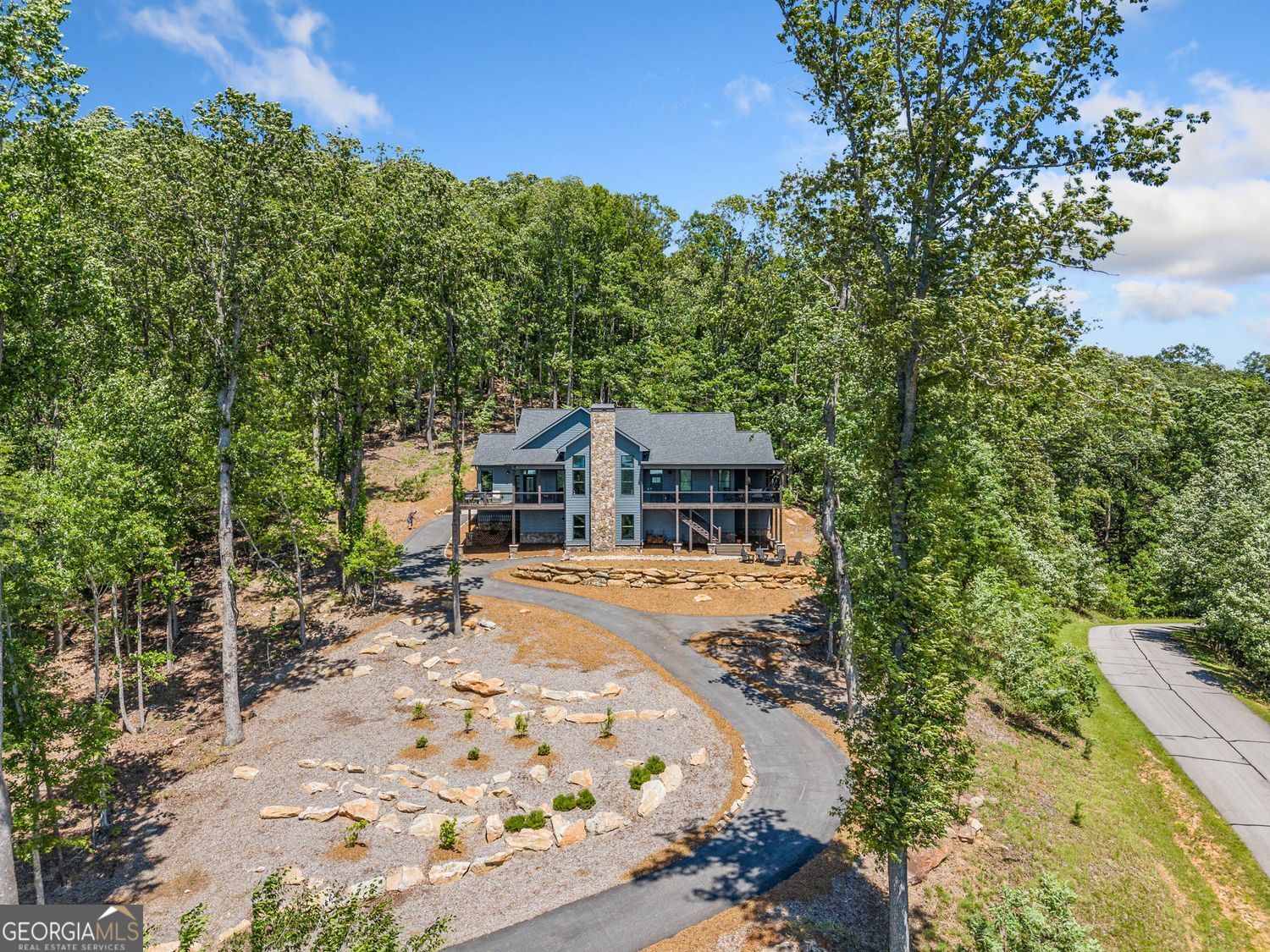 77 North Shore DR