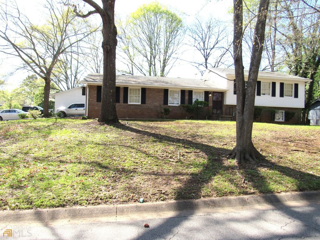 Photo of 8337 Holly Drive, Jonesboro, GA 30238 (MLS # 10726352)