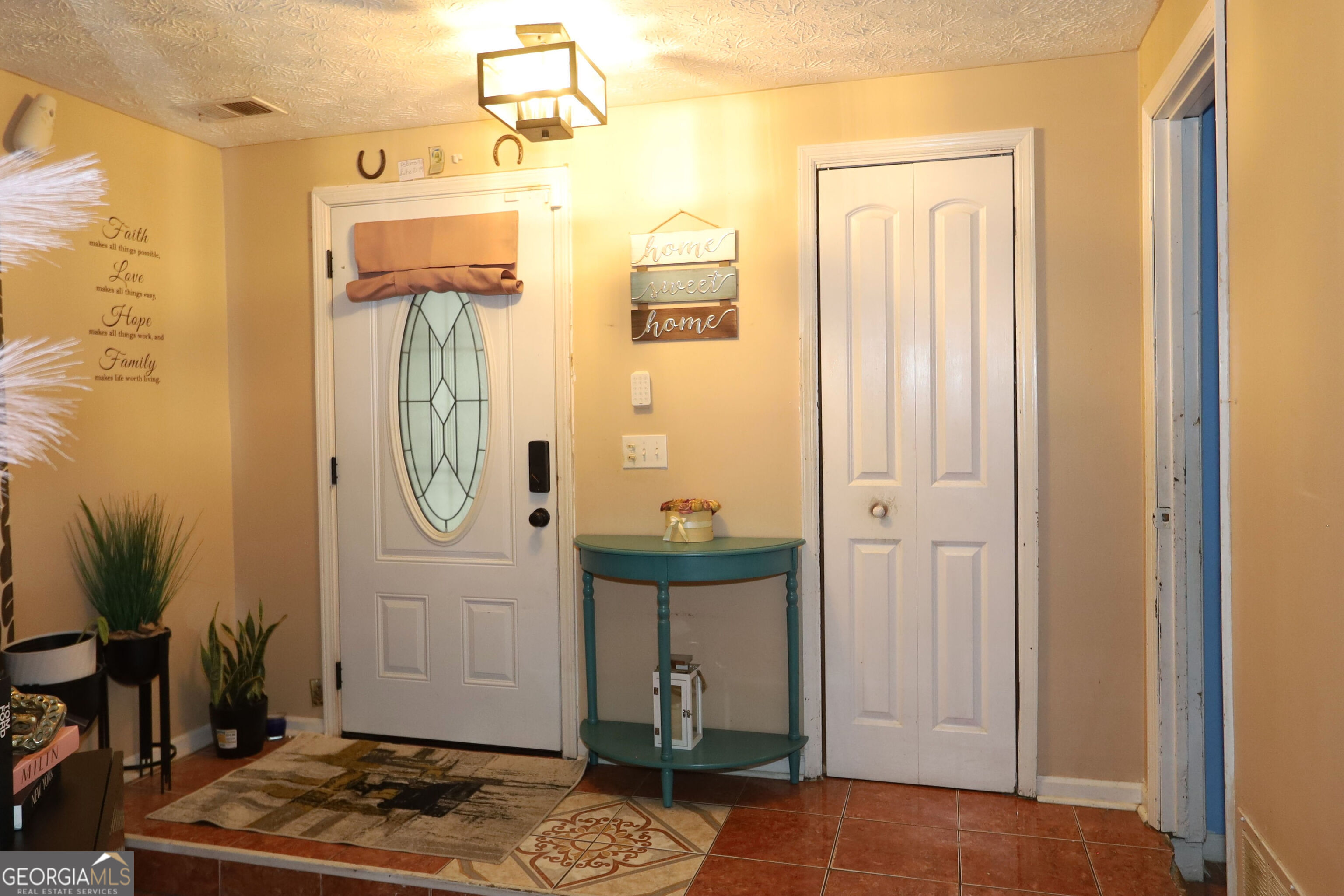 9396 Forest Knoll DR