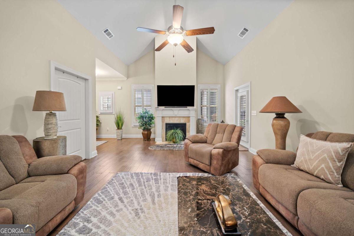 84 Cedarcrest Village LN