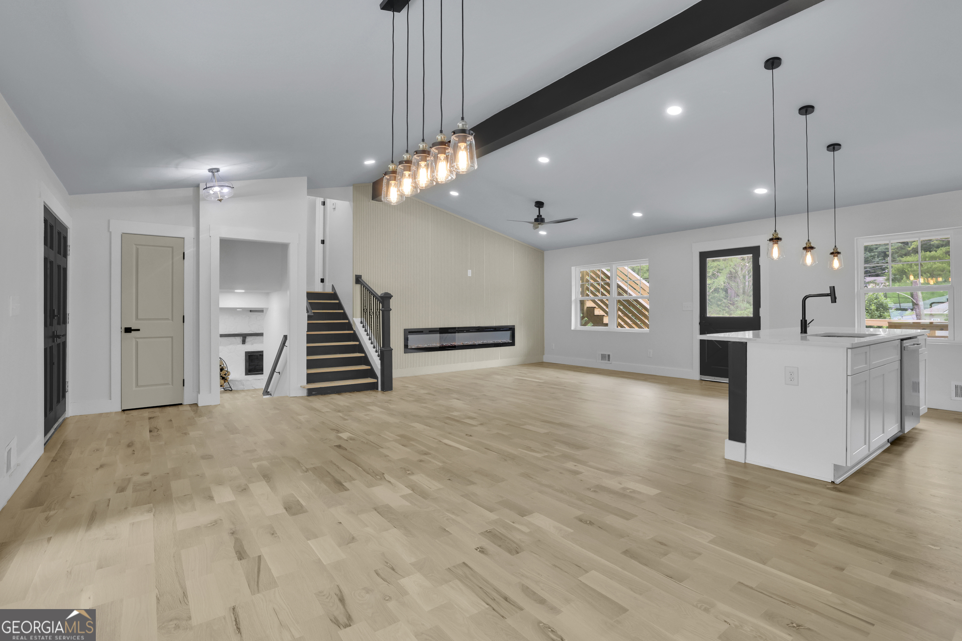 4255 Glenda DR