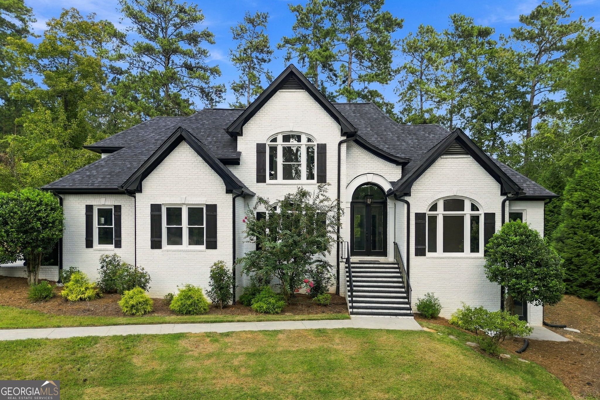 4 Irwin CT NW