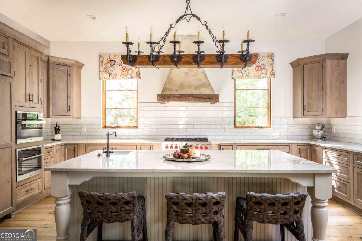 3118 W Roxboro RD NE