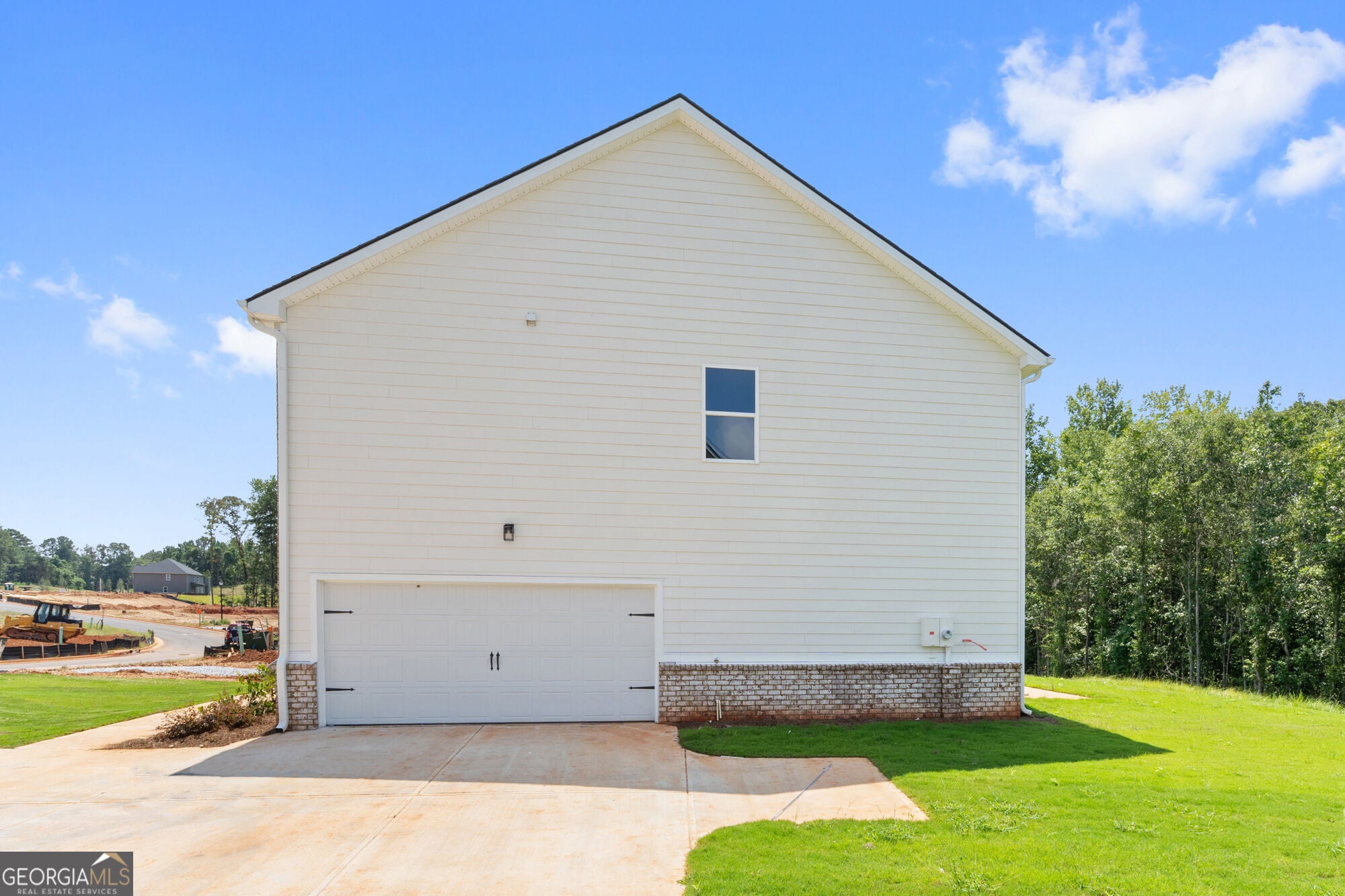 8196 Riverchase DR