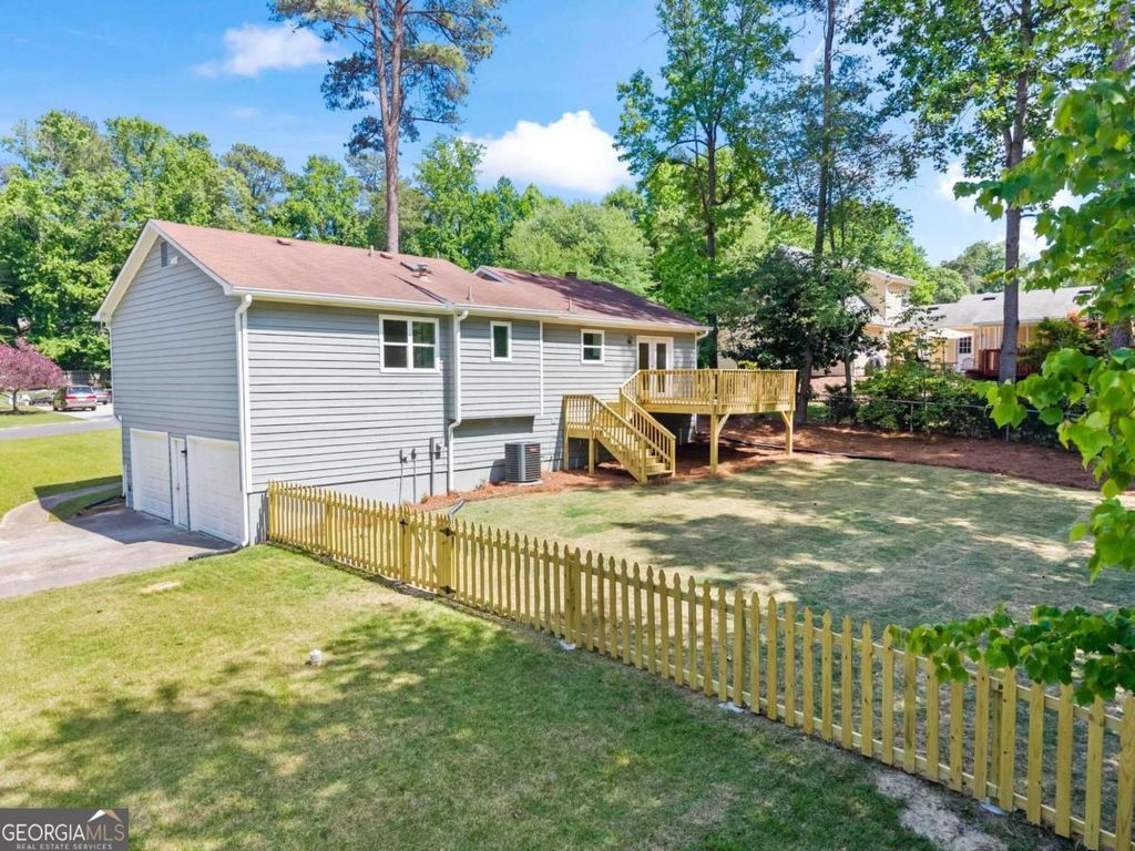 Photo of 4899 Hawk Trail NE, Marietta, GA 30066 (MLS # 10799636)