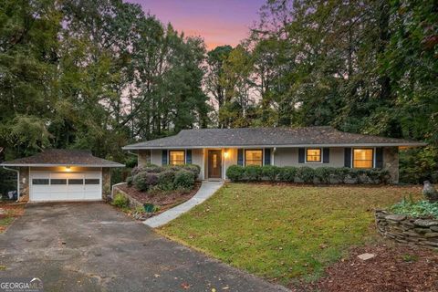 Photo of 924 Hazel Court SW, Lilburn, GA 30047 (MLS # 10634726) Photo of 924 Hazel Court SW, Lilburn, GA 30047 (MLS # 10634726)