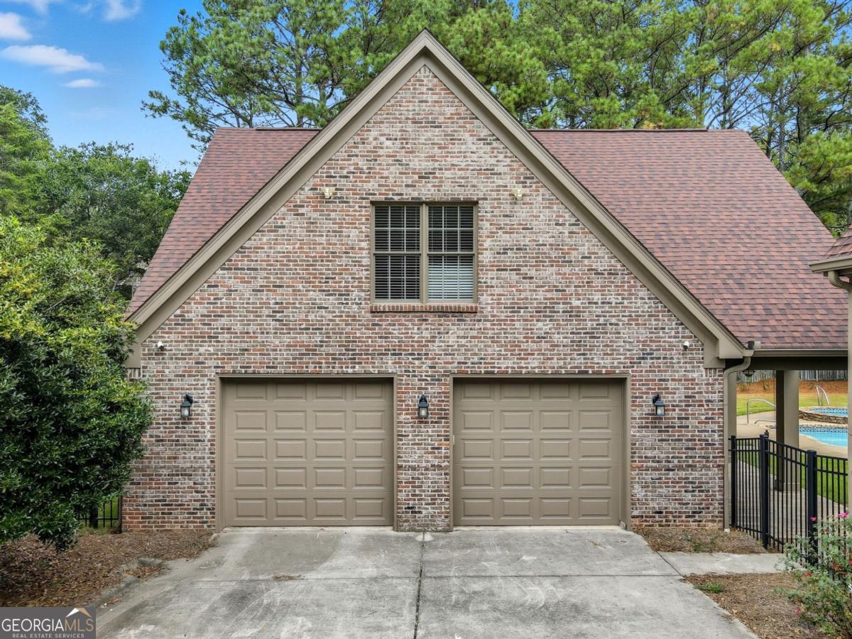 10 Buckingham CT