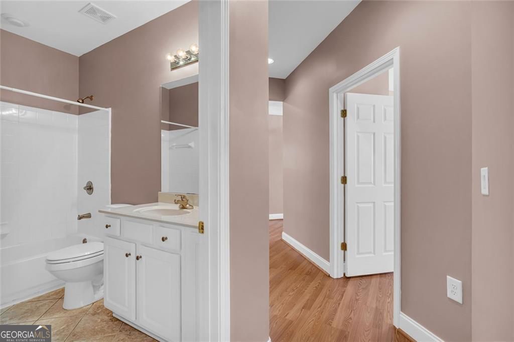 Cumming, Georgia 30041, United States, 3 Bedrooms Bedrooms, ,2 BathroomsBathrooms,Residential,Active,215638