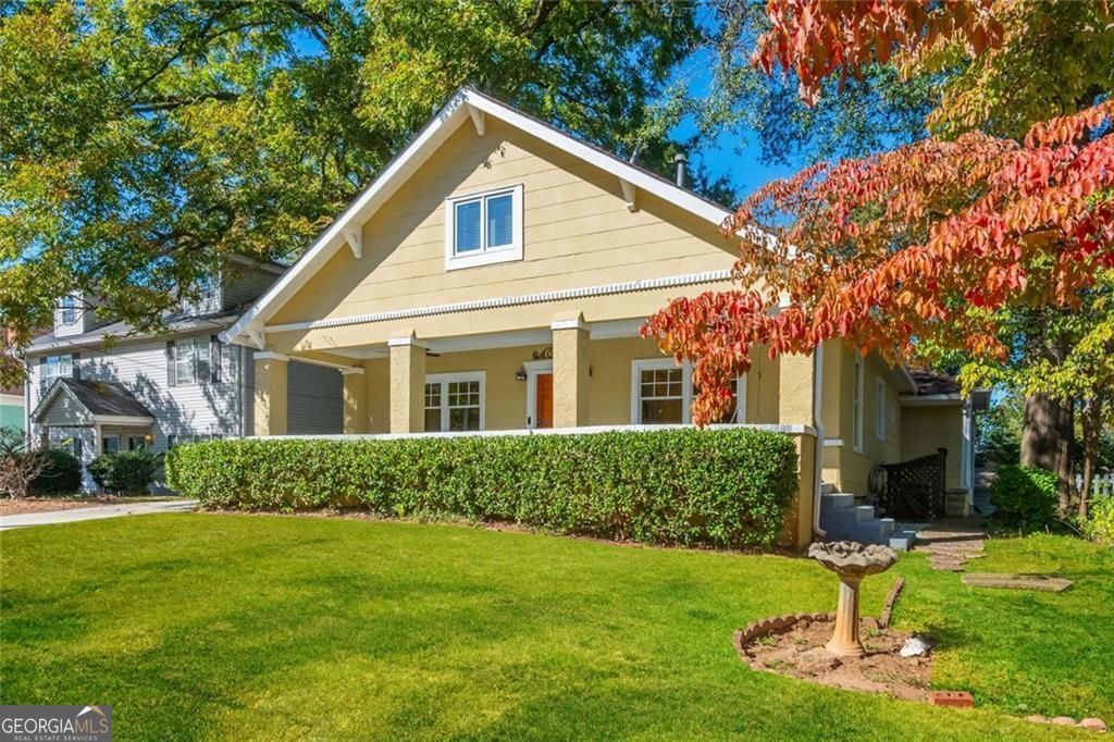 Photo of 805 Holmes Street NW, Atlanta, GA 30318 (MLS # 10710559)