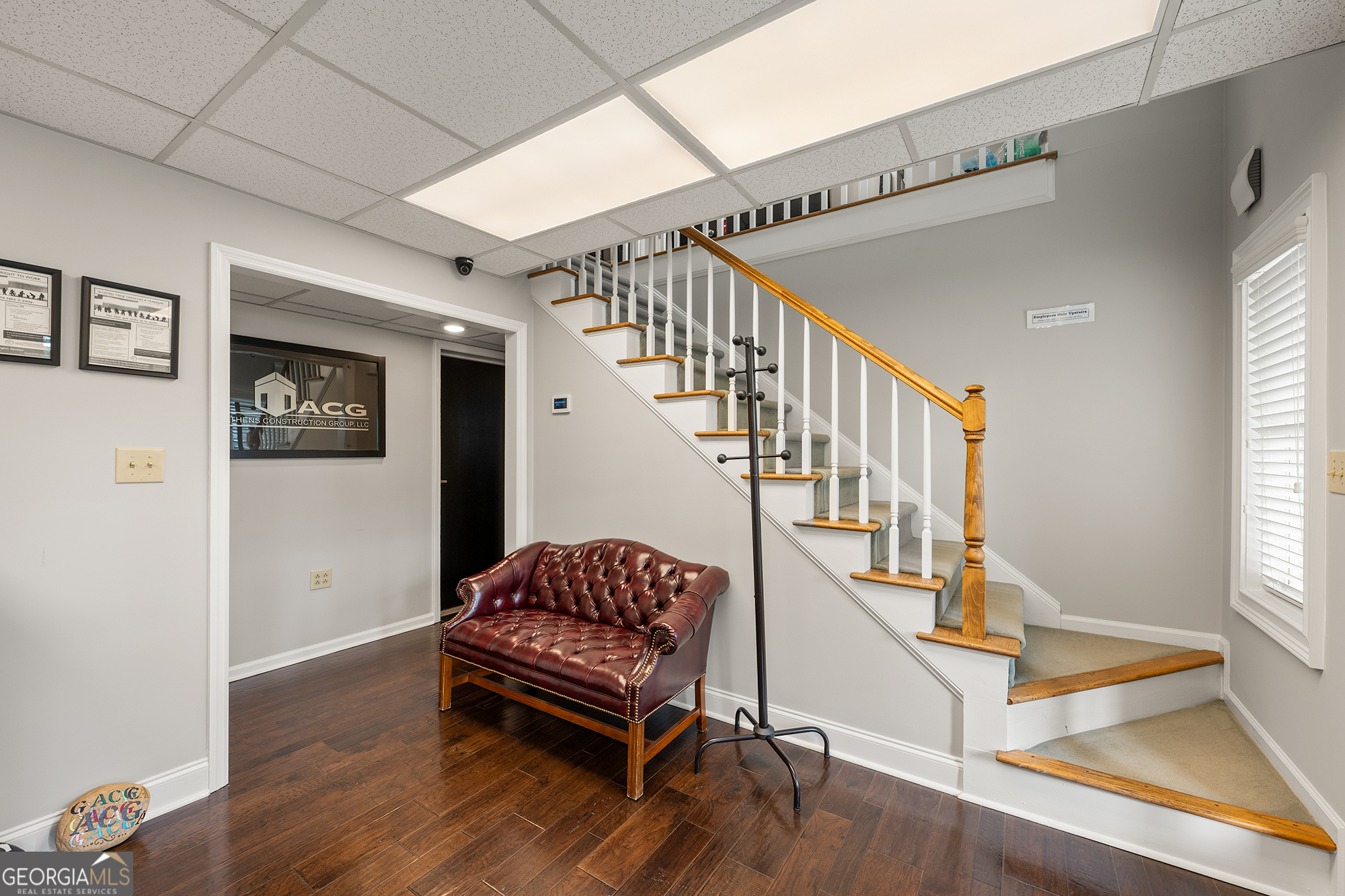 2300 Pete Dickens RD