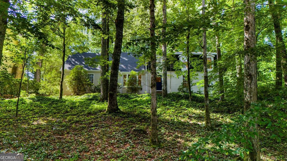 245 W Spalding DR