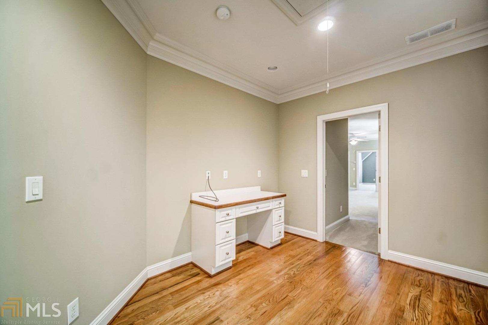 Enclave At Sope Creek - Residential