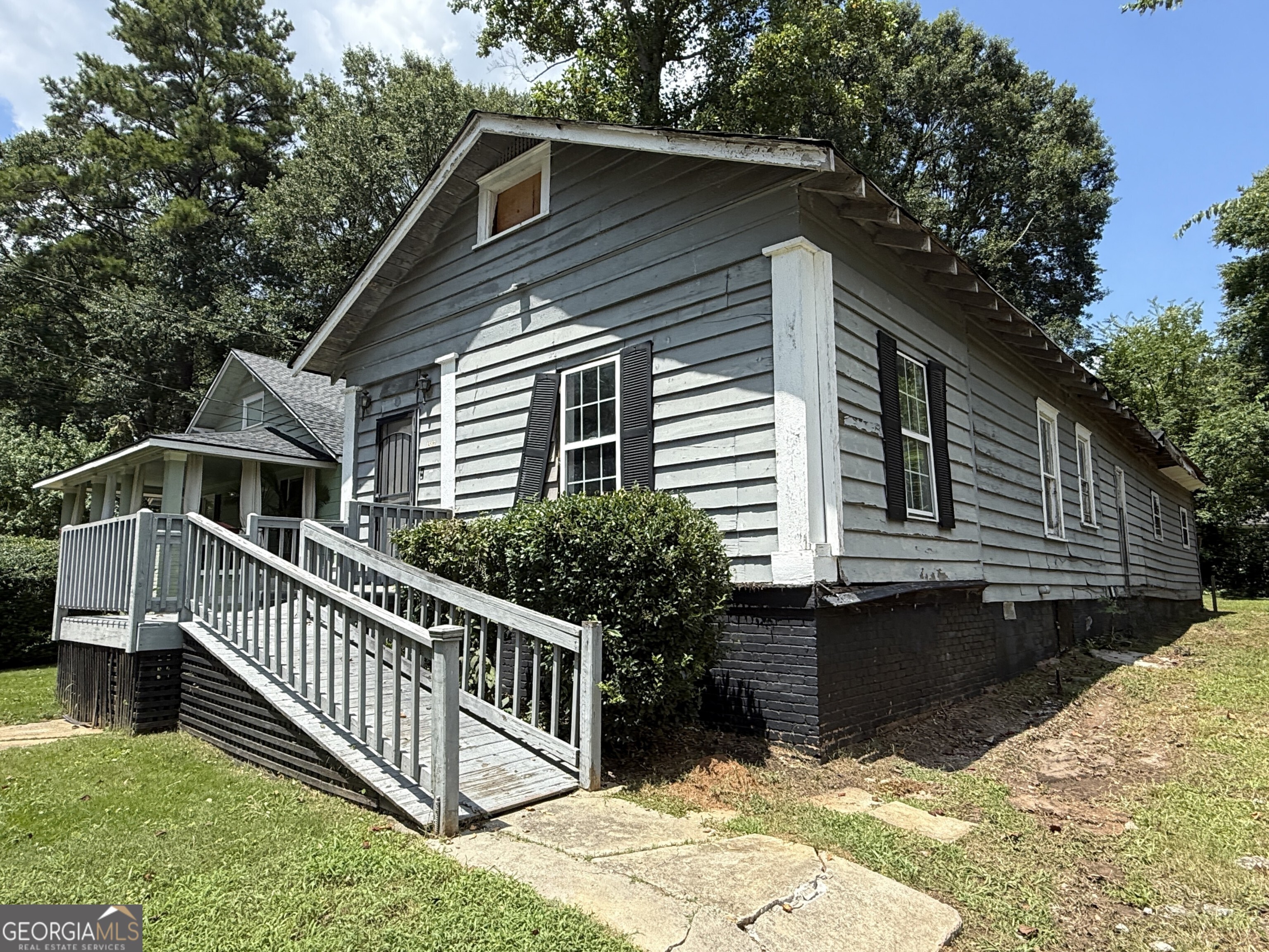 1587 Pineview TER